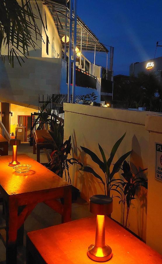 Hustay Guest House - Canggu Bagian luar foto