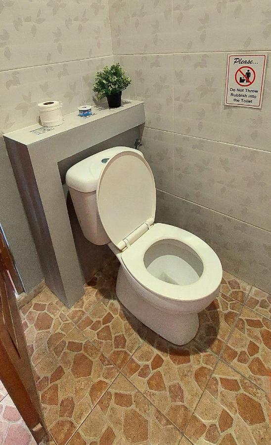 Hustay Guest House - Canggu Bagian luar foto