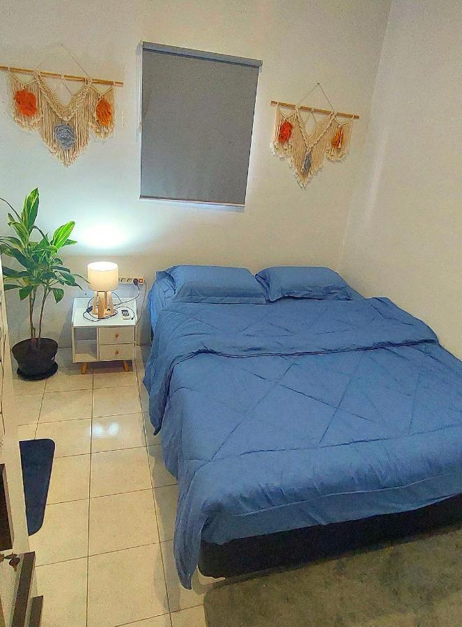 Hustay Guest House - Canggu Bagian luar foto