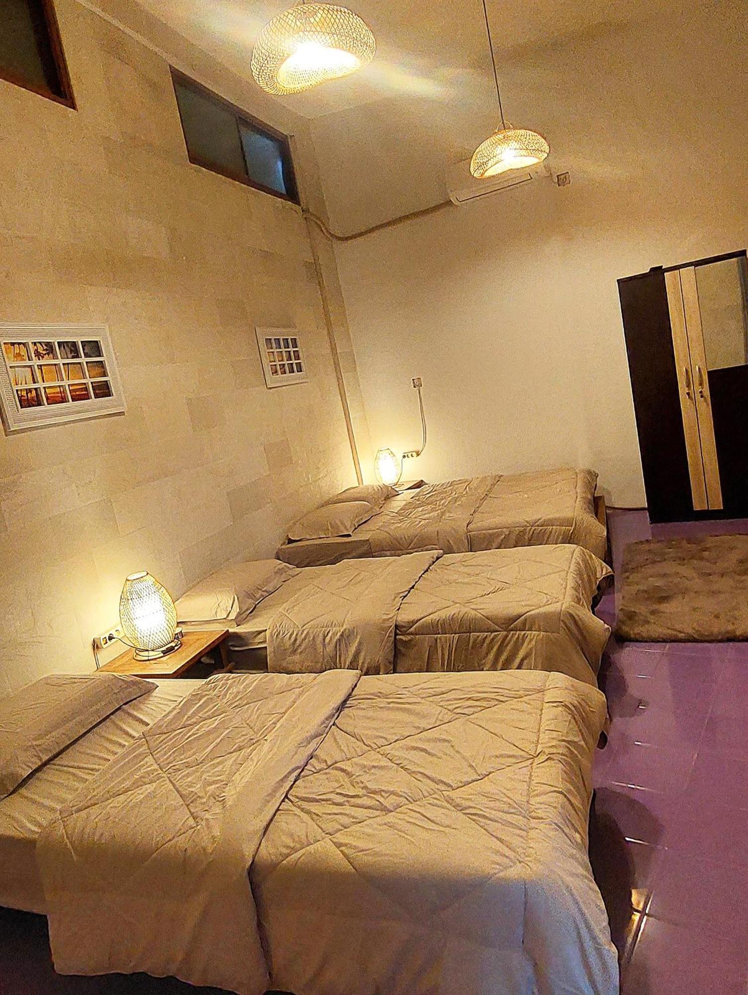 Hustay Guest House - Canggu Bagian luar foto